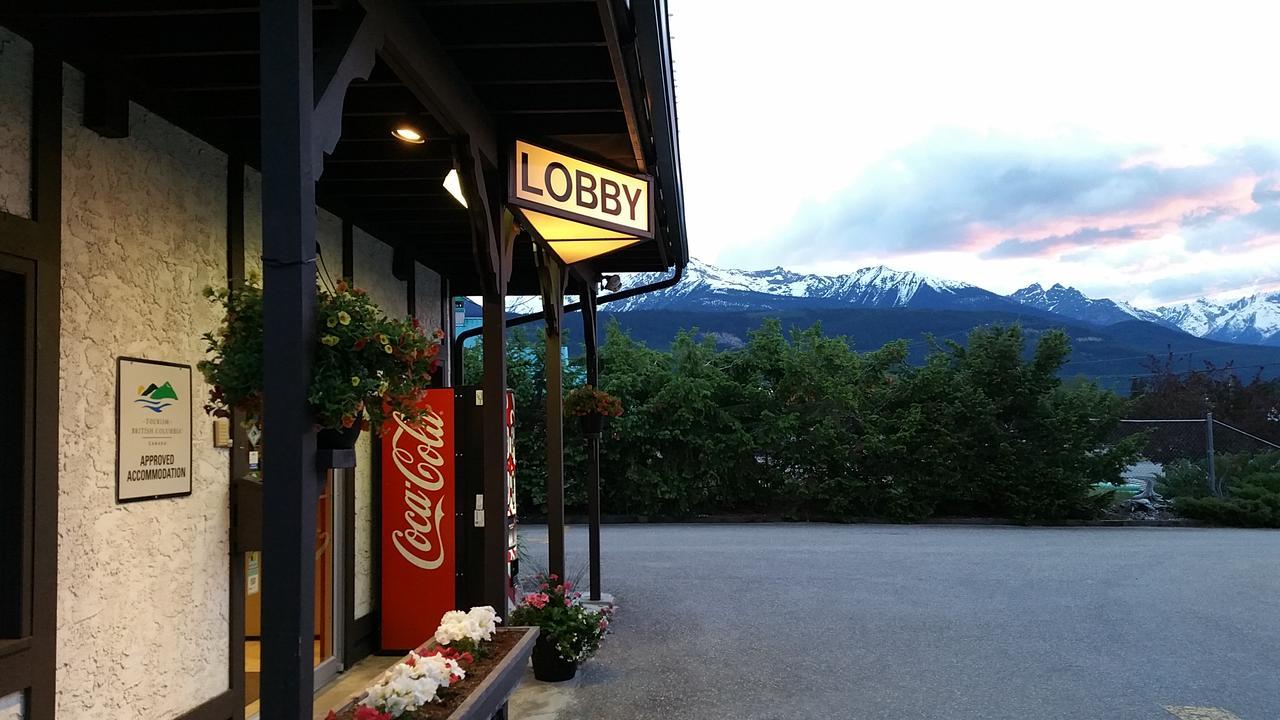 Yellowhead Motel Valemount Eksteriør billede